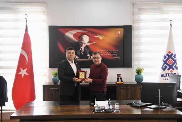 Halalca Mahalle Muhtarı ve CHP'li Kadın Kolları Başkanı Altıeylül Belediyesi'ni Ziyaret Etti