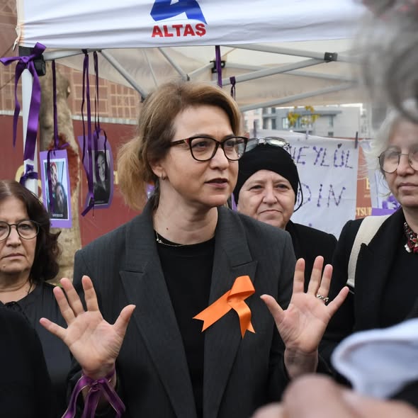 Balıkesir'de 25 Kasım'da Kadına Şiddetle Mücadele İçin Meydanlardaydılar