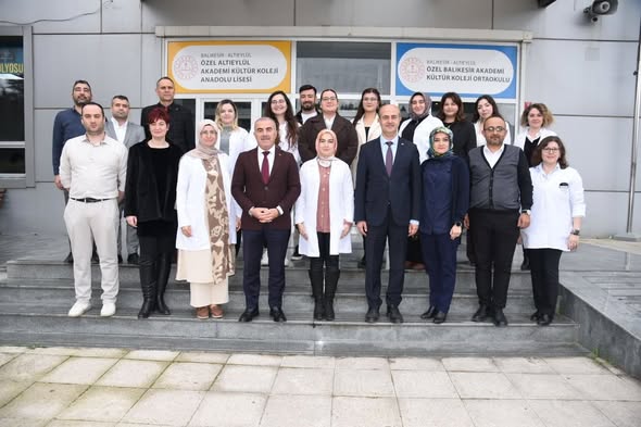 Balıkesir İl Milli Eğitim Müdürü Murat Demir, Özel Akademi Kültür Koleji'ni Ziyaret Etti