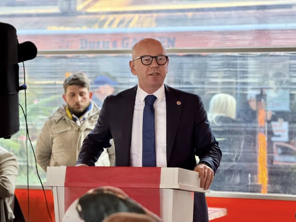 CHP'li Sari, Erdek'te Parti Örgütü ile Dayanışma Kahvaltısında Buluştu