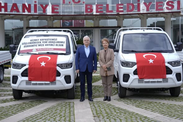 Burhaniye Belediyesi Hizmet Filosuna 4 Yeni Kamyonet Eklendi
