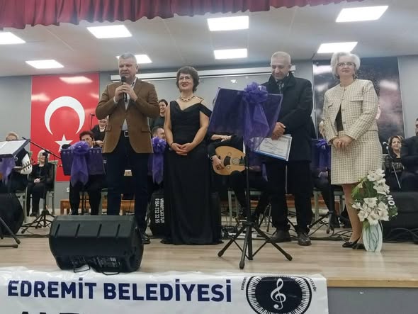 Edremit'te Altınoluk Türk Sanat Müziği Konseriyle Keyifli Bir Akşam