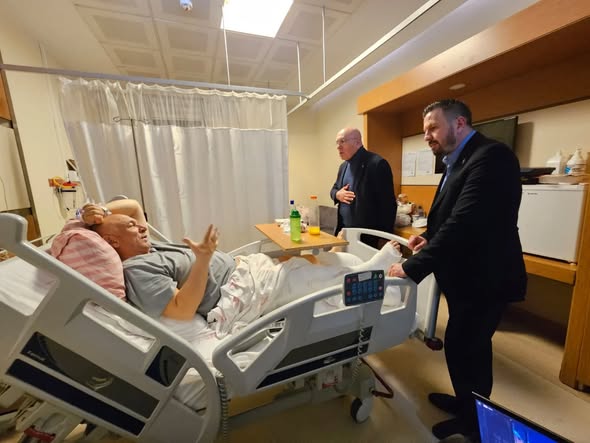 AK Partili Vekil ve İl Başkanı, Trafik Kazası Geçiren Yakınları Ziyaret Etti