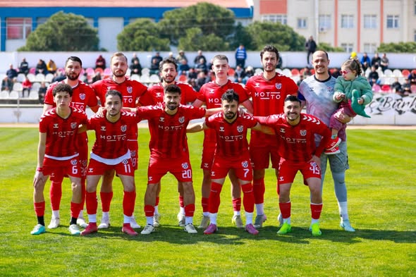 Burhaniye Belediyespor, Balıkesir Süper Amatör Lig'de Şampiyonluğunu İlan Etti