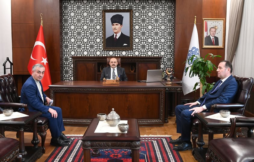 Manyas'ta İstiklal İlkokulu Yıkılıyor, TOKİ Konut Projesi ve Öğretmenevi Yenilemesi Görüşüldü