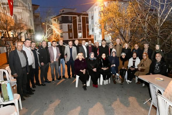 Altıeylül'de Asker Eğlencesine Protokol Katılımı