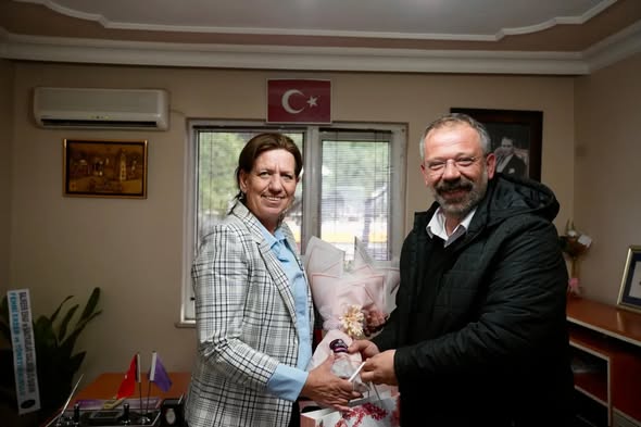 Gömeç Belediyesi, Yeni Esnaf Odası Başkanı Fatma Duran'ı Ziyaret Etti