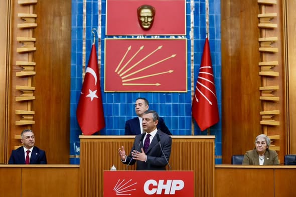 CHP Edremit Heyeti Gazi Meclisi'nde Özgür Özel ile Buluştu