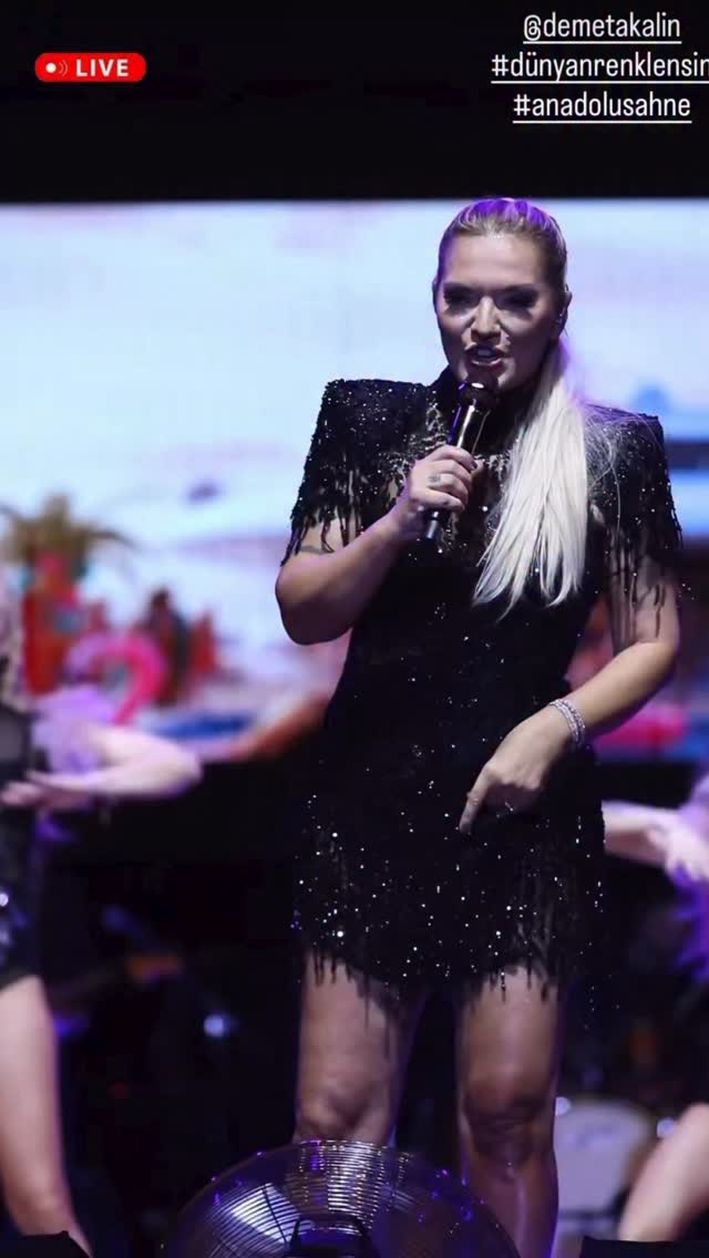 Demet Akalın Konya Konserinden Duygusal Teşekkür: 