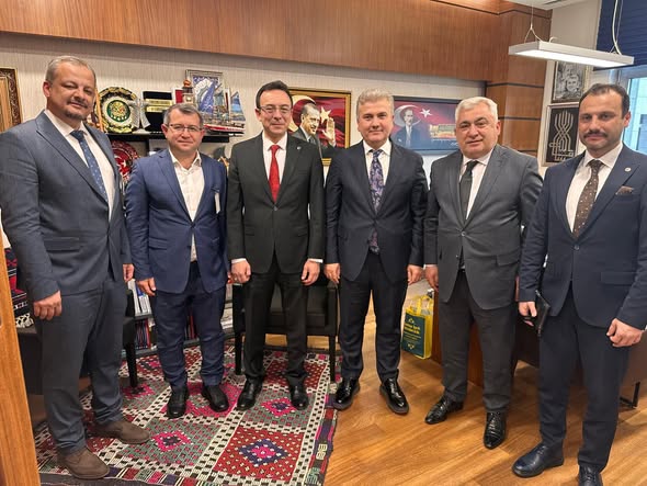 Dr. Mustafa Canbey'den Bandırma Eğitim Kurumu Yetkililerine Teşekkür