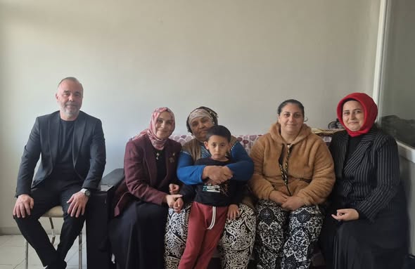 Ak Parti Balıkesir'den Roman Ailelerine Dünya Romanlar Günü Ziyareti