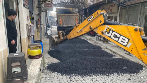 Akhisar'da Yollar Yenileniyor: Şeyhisa Mahallesi'nde Yoğun Asfalt