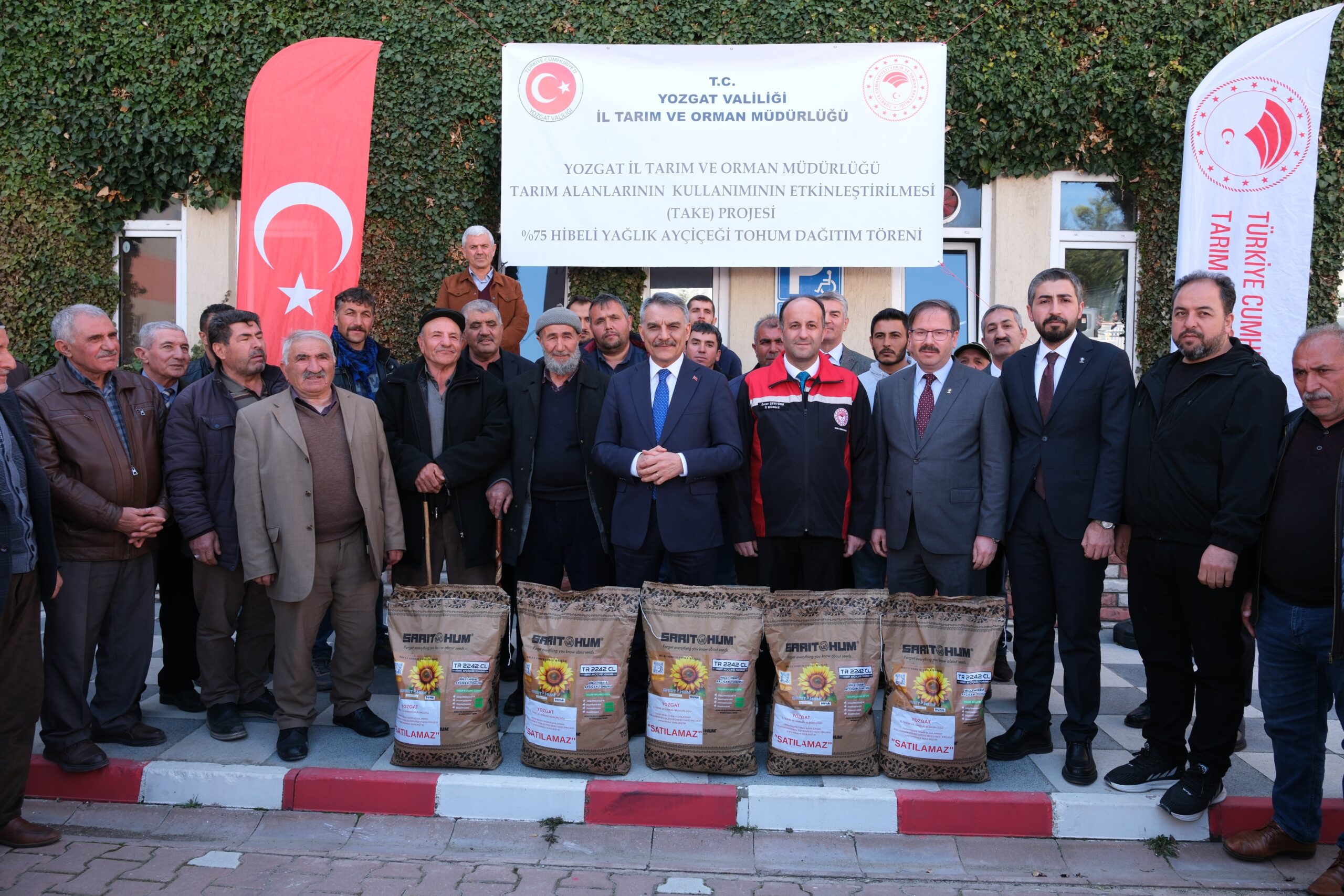 Yozgat'ta Çiftçiye 3,9 Milyon TL'lik Yerli Tohum Desteği: 14.500 Dekar Ayçiçeği Ekilmesi Bekleniyor