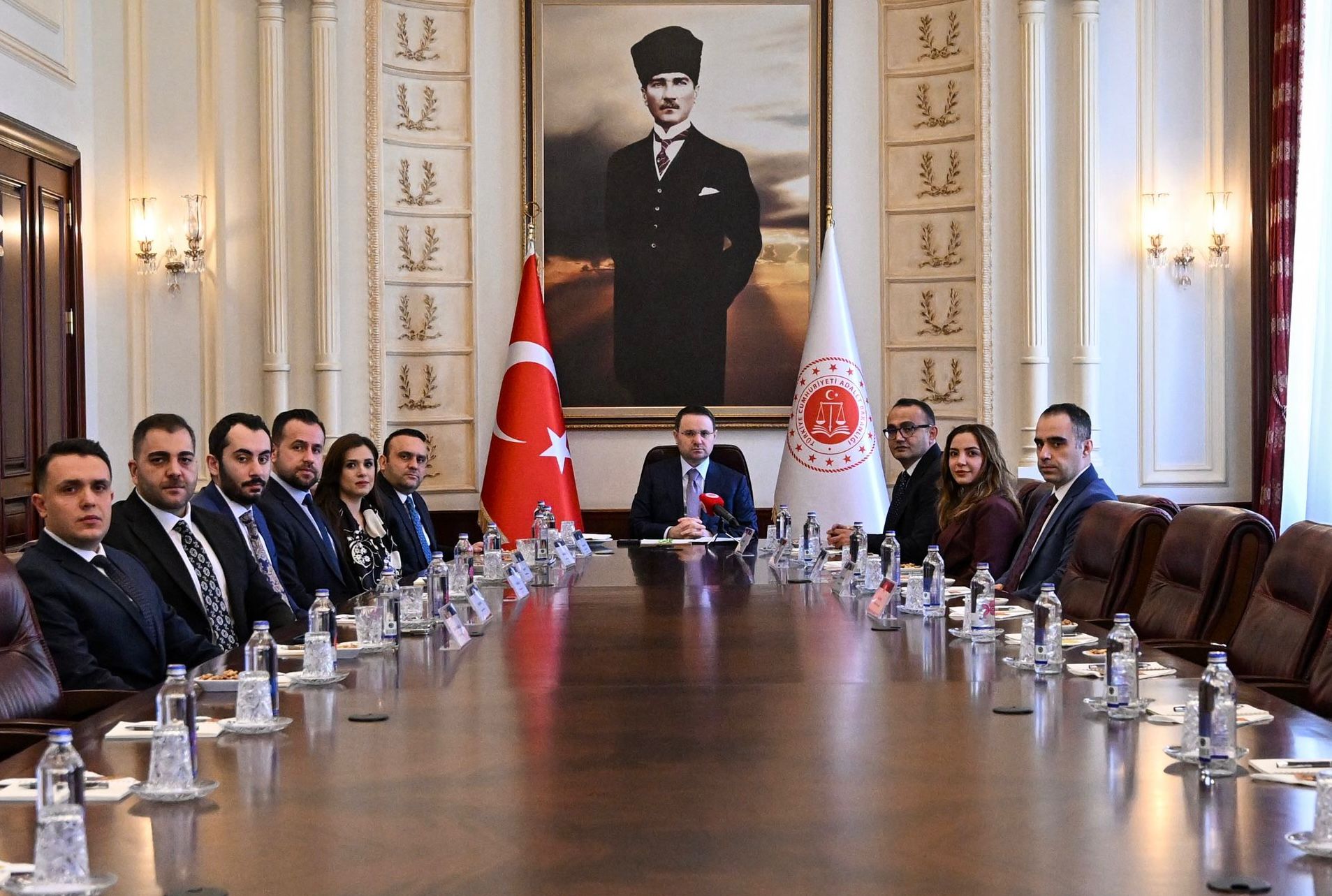 Adalet Bakanı Gürlek'ten Avukatlara Ekonomik Destek ve e-Duruşma Müjdesi