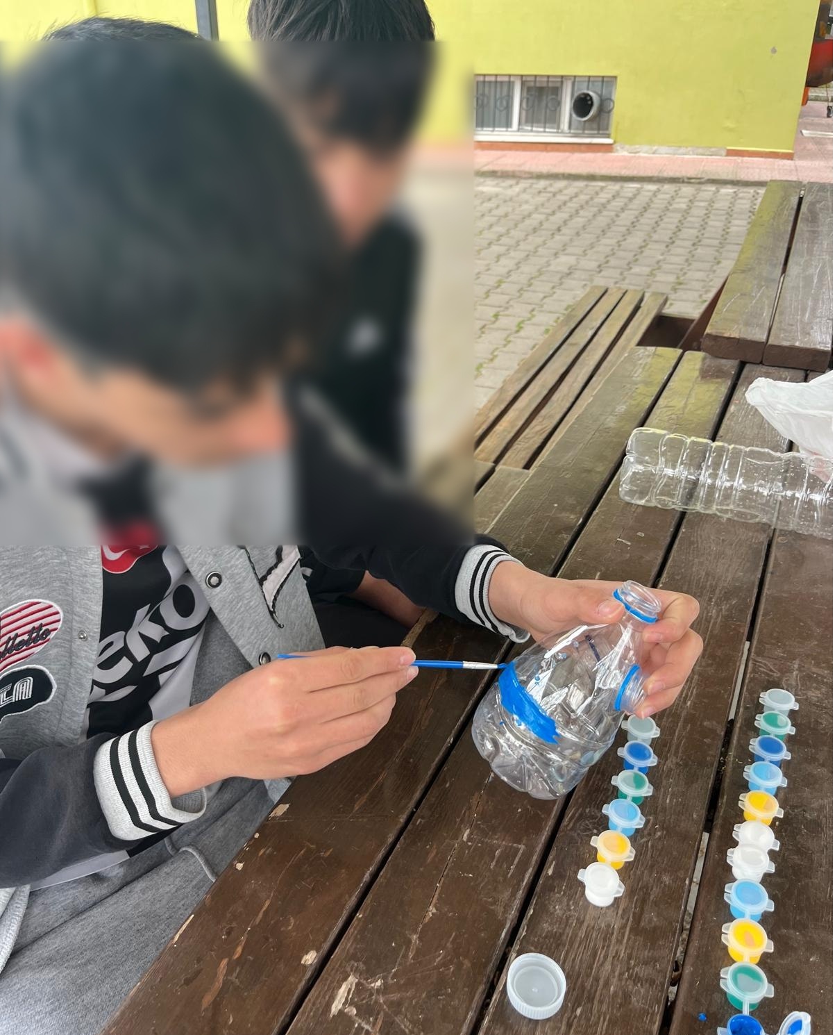 Balıkesir'de Devlet Korumasındaki Çocuklar Atıkları Sanata Dönüştürdü