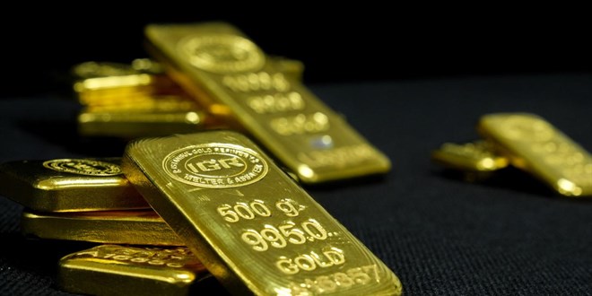 Altın Fiyatları Düşüşle Haftaya Başladı: Jeopolitik Riskler ve Enflasyon Etkisi