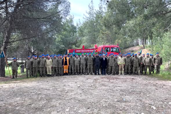 Komandolar Orman Yangınlarına Hazır: Edremit'te Koordineli Eğitim