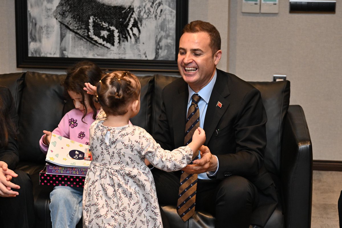 Balıkesir'de İşitme Engelli Çocuklar ve Aileleri Belediyede Ağırlandı