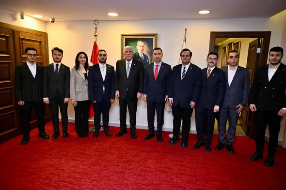 İYİ Parti Genel Başkanı Dervişoğlu, Genç Demokratlar Derneği'ni Kabul Etti