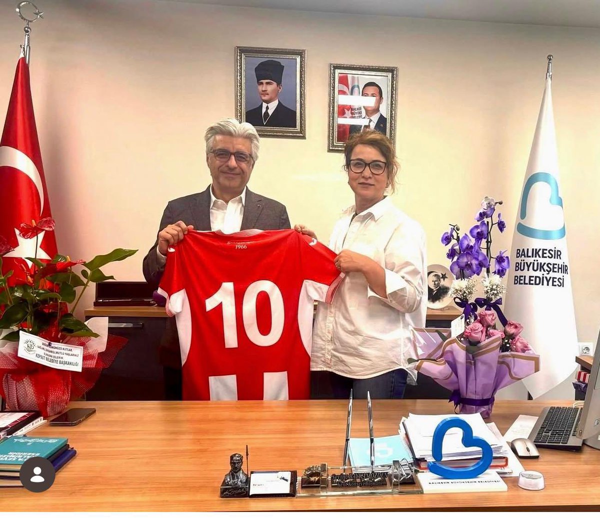 Balıkesirspor Başkanı Kent Konseyi Başkanı Sevinç Baykan Özden'i Ziyaret Etti