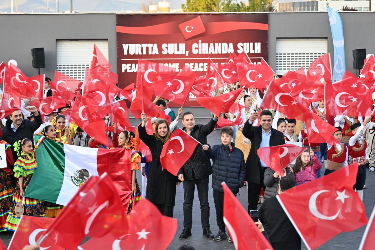 Balıkesir'de Uluslararası Çocuk Festivali Coşkusu