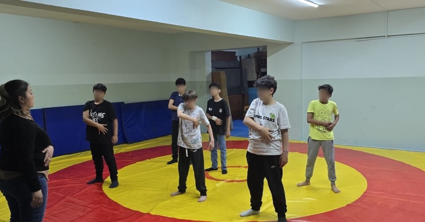 Balıkesir'de Çocuk Evlerinden Halk Oyunları Coşkusu: Geleneksel Kültür Yaşatılıyor