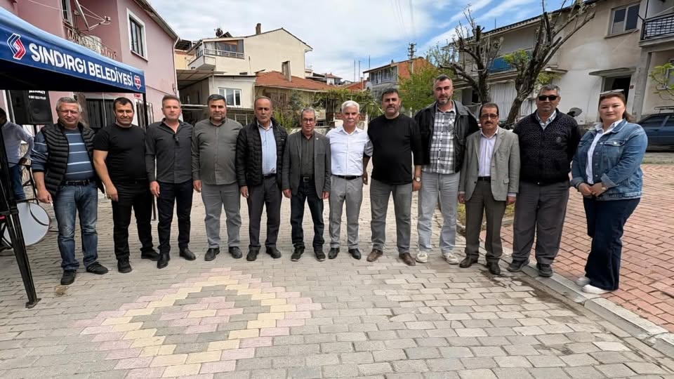 Sındırgı Belediyesi Yöneticilerinden İmar Müdürü'nün Oğlunun Düğününe Anlamlı Katılım