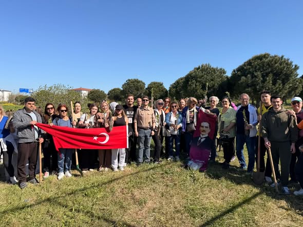 Bandırma'da Balcı Çamlığı'na Defne Fidanı Dikildi