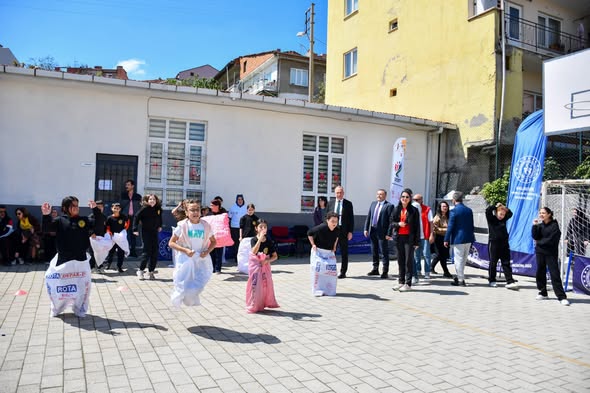 Balıkesir'de Çocuklar DOST Projesi'yle Hem Eğlendi Hem Öğrendi