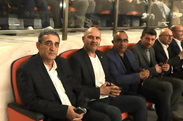 Bandırma Basketbol Play Off'ta Fırtına Gibi Esiyor: 93-70'lik Galibiyet
