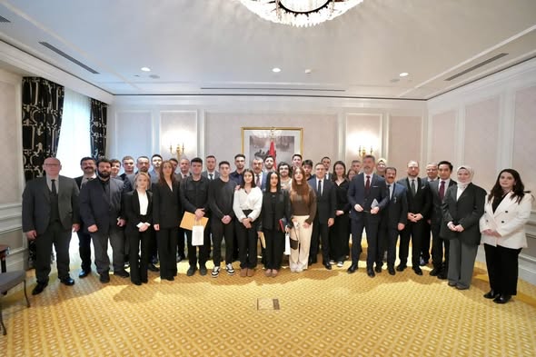 Millî Eğitim Bakanı Tekin, Rusya'daki Türk Öğrencilerle Buluştu