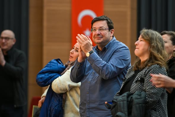 Çanakkale'de 70'li Yaşlardaki Oyuncular Truva Efsanesini Mizahla Sahneledi