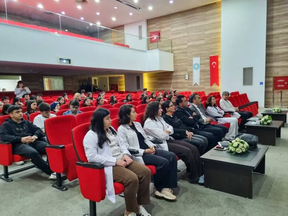 Manisa'dan Gençlere Kariyer Desteği: MABEM Seminerleri Son Erdi