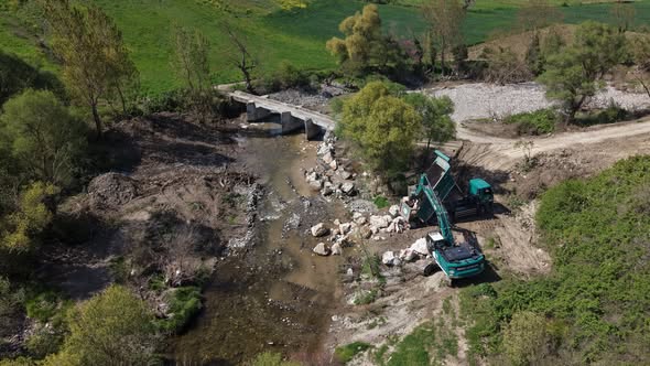 DSİ 25. Bölge'den Bigadiç Hamidiye'ye Taşkın Önleme Çalışması