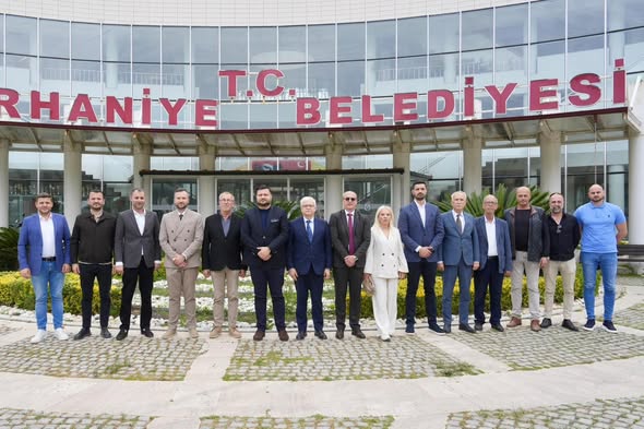 Burhaniye ve Karadağ'dan Kardeş Şehir İş Birliği Görüşmesi