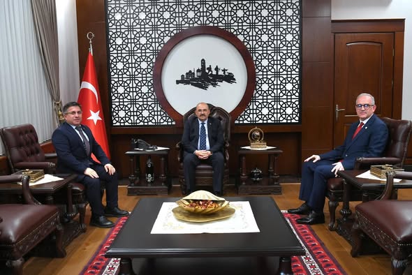 Balıkesir Valisi İsmail Ustaoğlu'na Rektör ve Sektör Temsilcilerinden Ziyaret