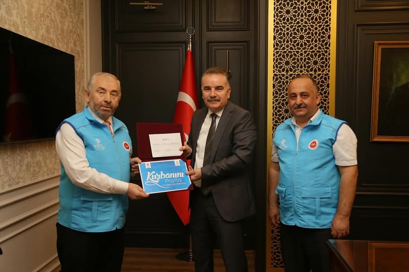 Edremit'e Yeni Ortaokul: Kıvançdağ Ailesi'nin Eğitim Yatırımı