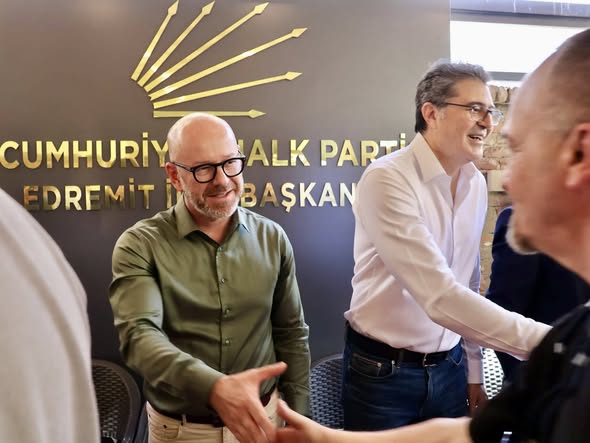 Edremit'te Bayramlaşma: CHP'li Sarı'dan Birlik ve Dayanışma Mesajı