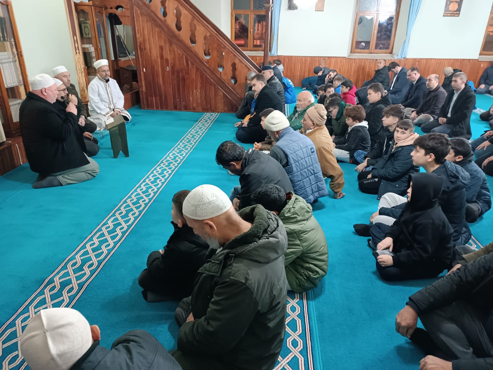 Kahramanmaraş'ta depremde hayatını kaybedenler için camide dualar edildi