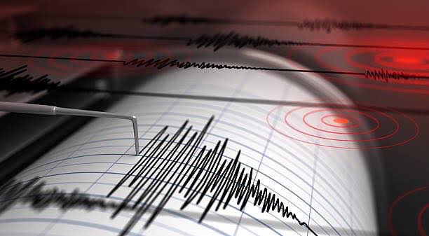 Yenice ilçesinde 4.9 büyüklüğünde deprem meydana geldi, Edremit'te yoğun hissedildi
