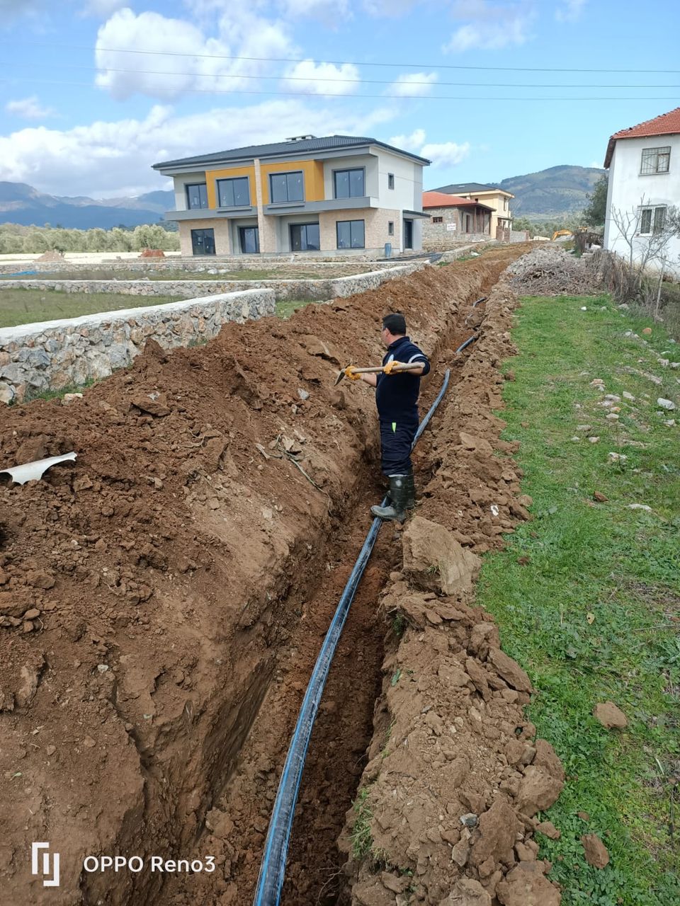 Edremit ilçesinde mahalleler için içme suyu şebekesi iyileştiriliyor