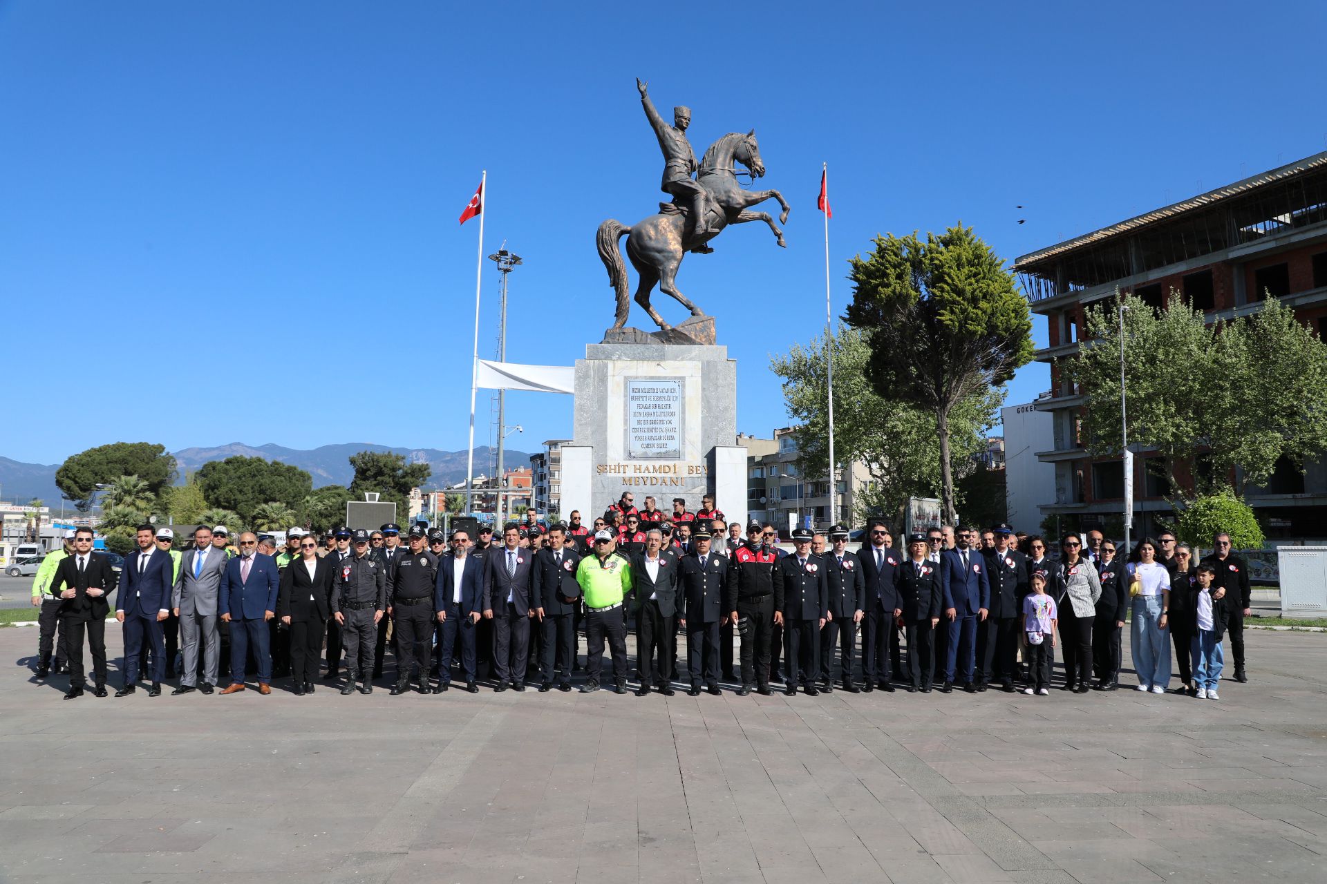 Türk Polis Teşkilatı 179. Kuruluş Yıl Dönümünde Çelenk Sunma Töreni Düzenlendi