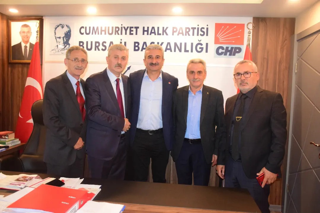 Bursa Akçaabatlılar Derneği'nden Yerel Parti İl Başkanına Nezaket Ziyareti