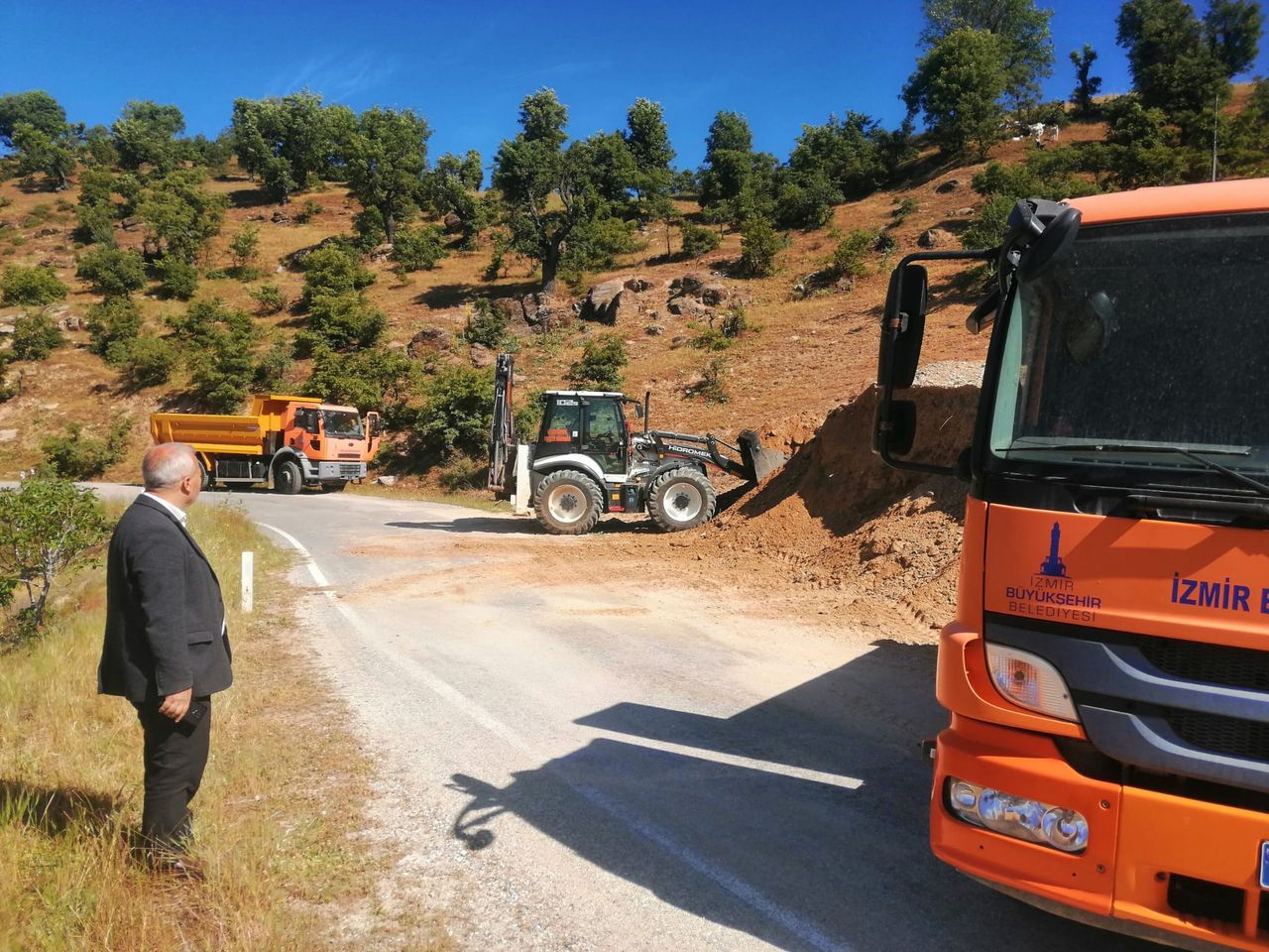 İzmir Kiraz'da Yol ve Altyapı Çalışmaları Devam Ediyor