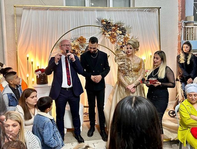 CHP Milletvekili Serkan Sarı, Balıkesir'de Bir Çiftin Nişan Törenine Katıldı