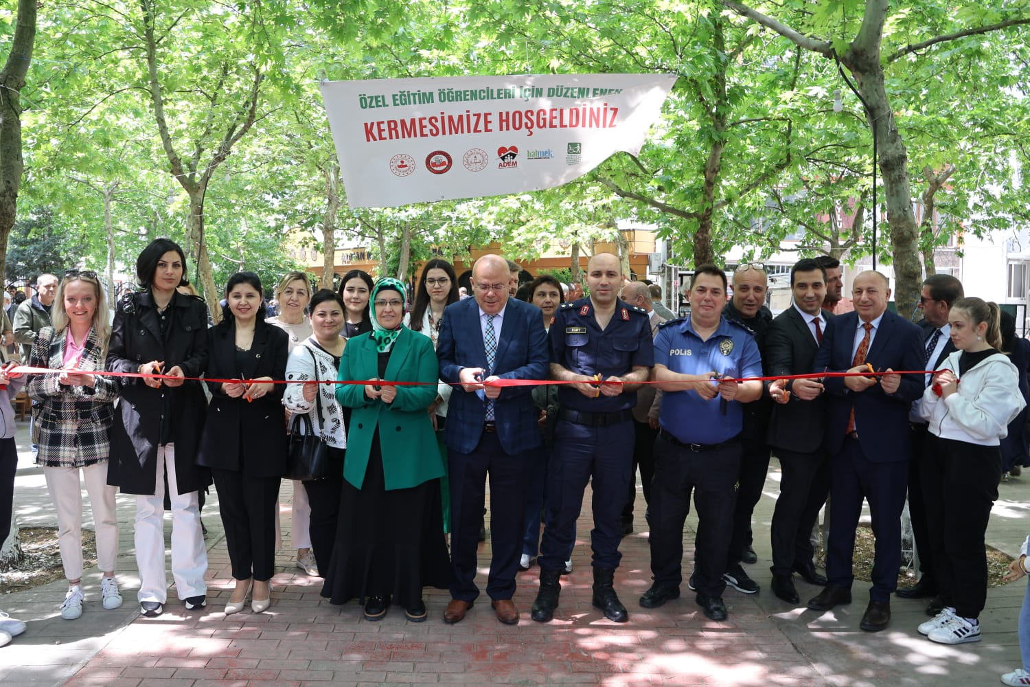 Adnan Menderes Parkı ve Hasan Can Kapalı Pazar Yerinde Özel Eğitim Kermesi Düzenlendi