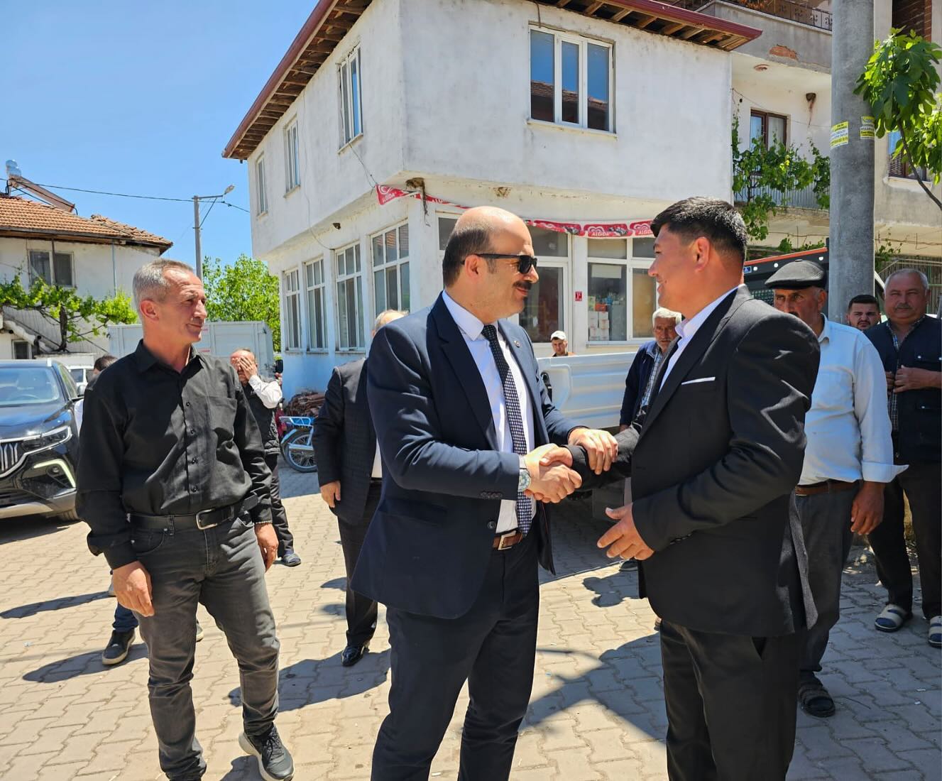 Ivrindi Belediye Başkanı Önder Lapanta, Geleneksel Mahalle Hayrına Katıldı