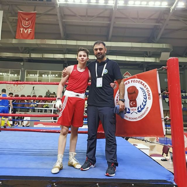 Bursa Büyükşehir Belediyespor Sporcuları Türkiye Boks Şampiyonası'nda Başarılı
