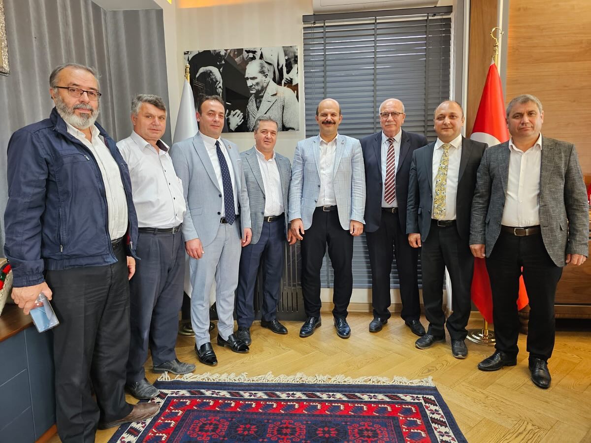 Balıkesir Esnaf ve Sanatkarları Odaları Birliği Başkanı Fehmi Erdem ve Heyeti İvrindi Belediye Başkanı Önder Lapanta'yı Ziyaret Etti