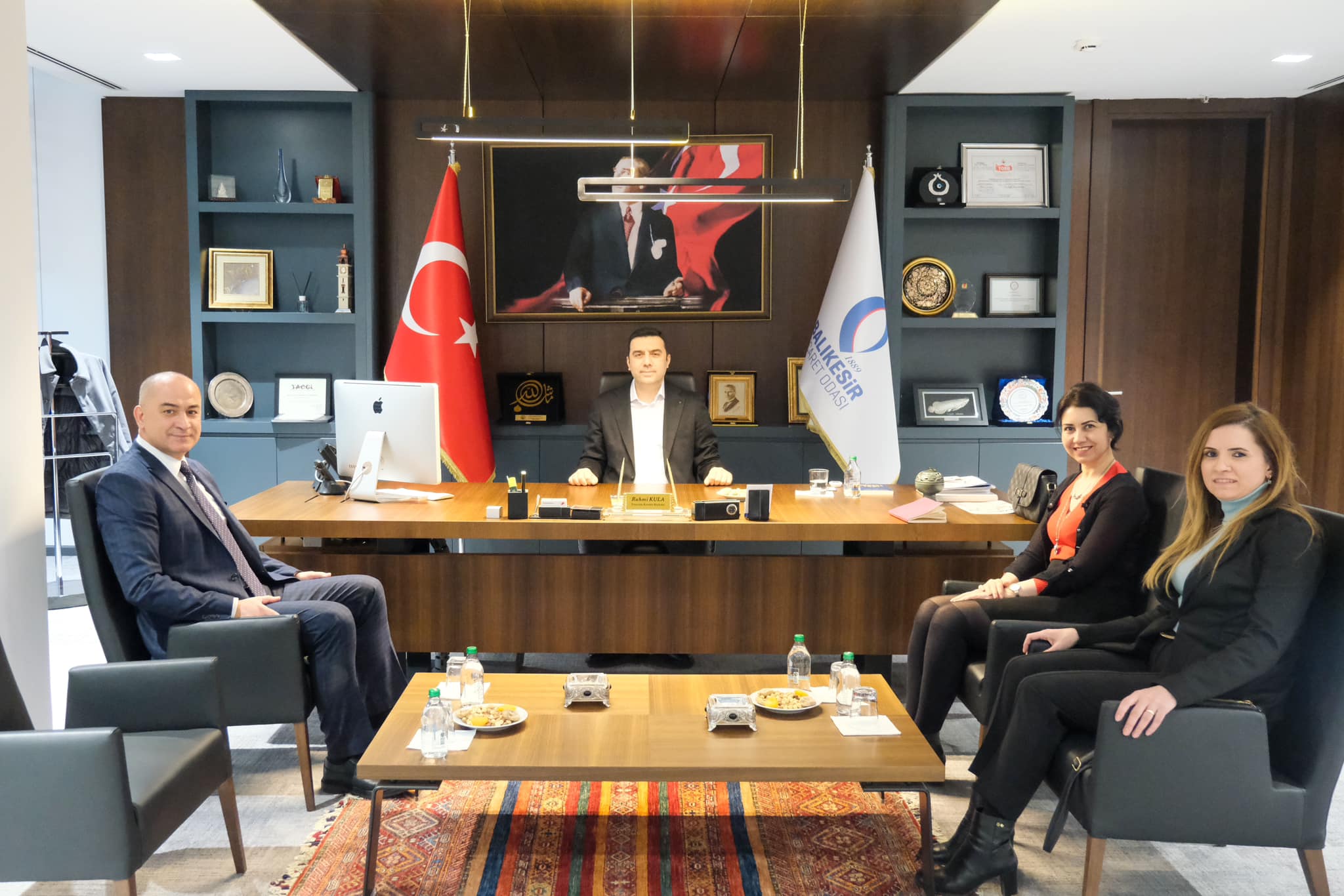 İş Bankası Balıkesir Şube Müdürü Cemalettin Aydoğan'dan Rahmi Kula'ya Ziyaret